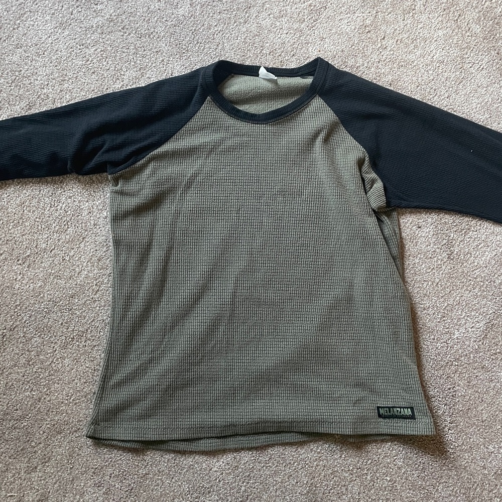 Melanzana Womens Long Sleeve Crewneck - Black and Olive